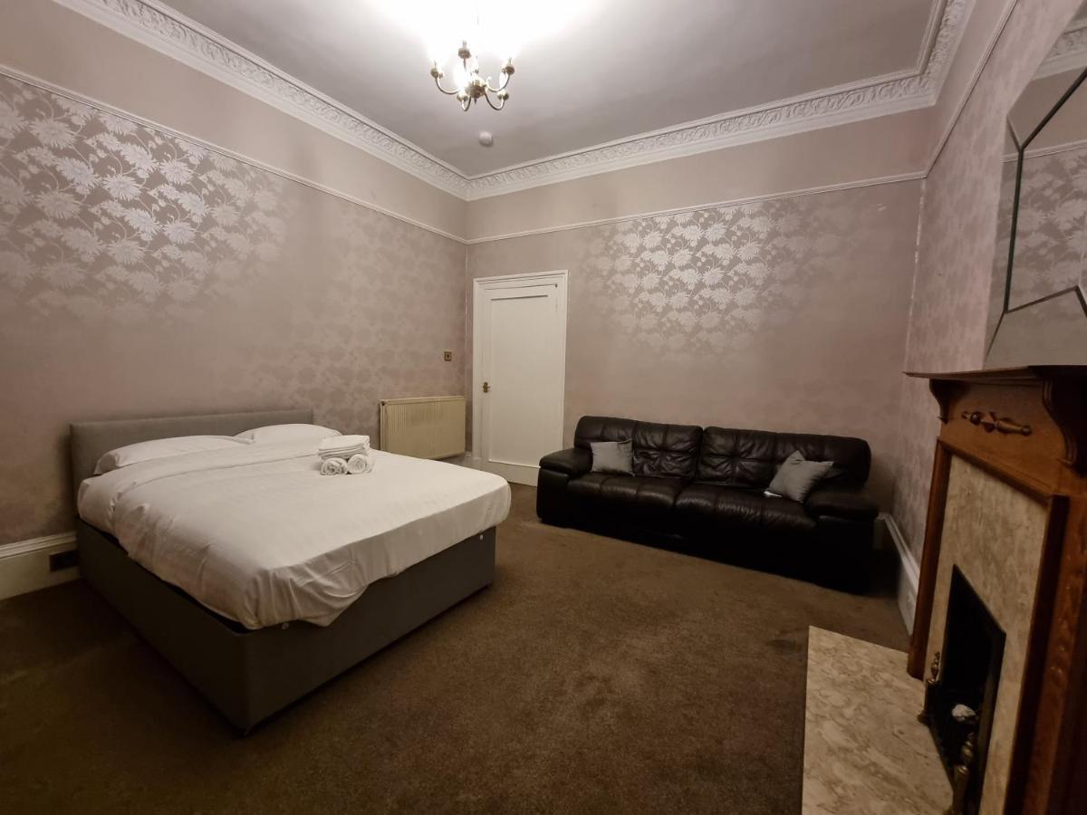 Bright 3 Bedroom Edinburgh City Apt 外观 照片